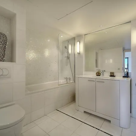 Апартаменты Carlton Riviera Канны