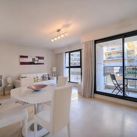 Апартаменты Carlton Riviera Канны