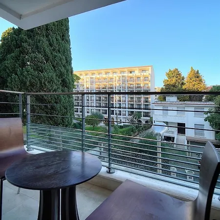 Carlton Riviera Апартаменты