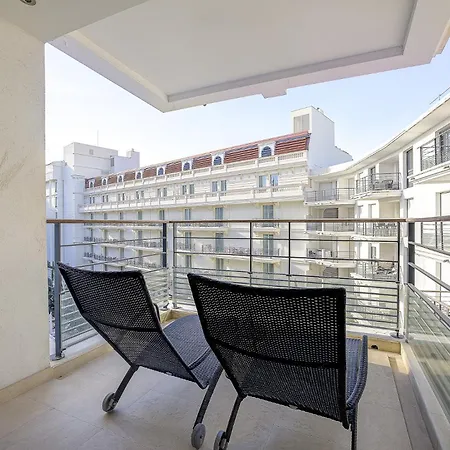 Carlton Riviera Апартаменты *