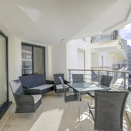 Carlton Riviera Апартаменты Канны