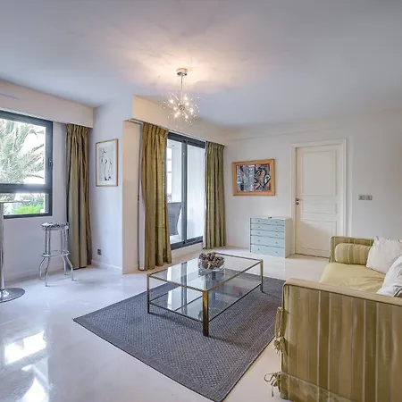 Carlton Riviera Апартаменты