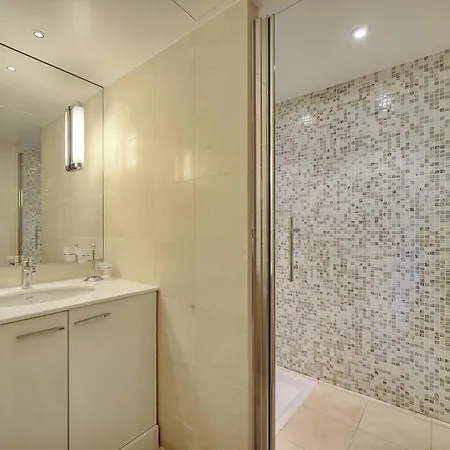 Carlton Riviera Апартаменты Канны