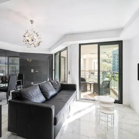 Carlton Riviera Апартаменты *