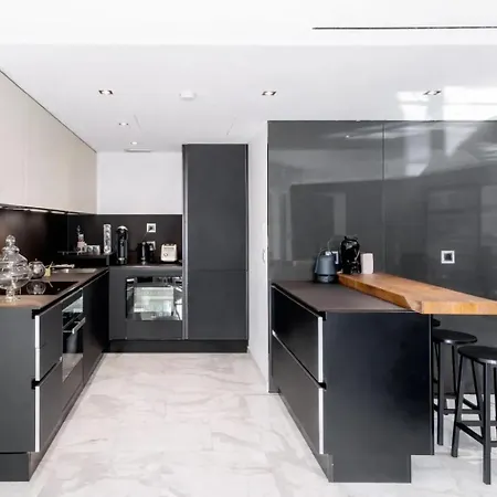 Carlton Riviera