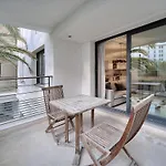 Апартаменты Carlton Riviera *