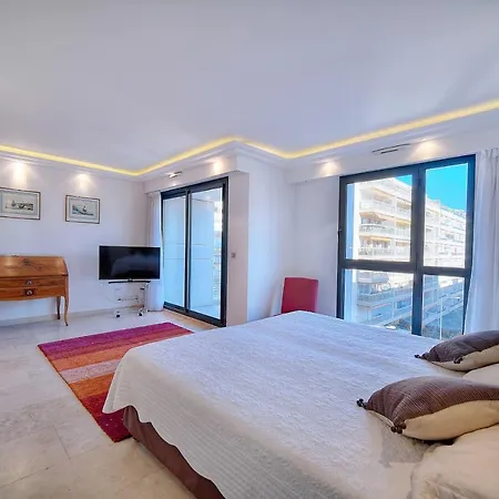 Carlton Riviera Lejlighed
