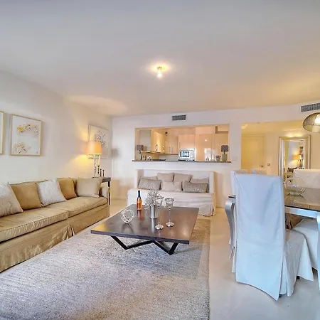 Apartment Carlton Riviera
