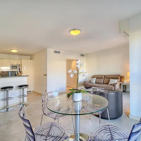 Apartment Carlton Riviera *