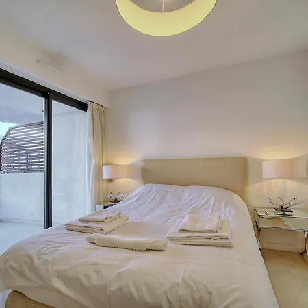 Carlton Riviera