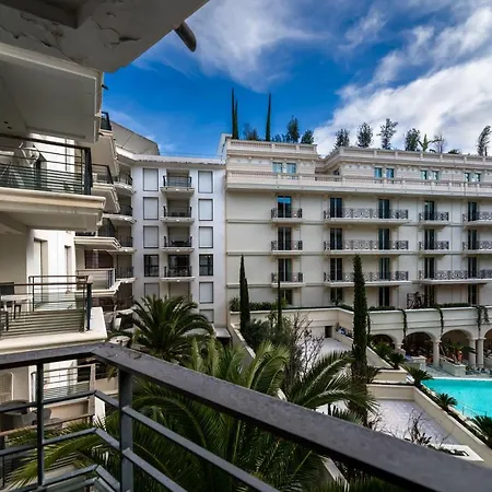 Carlton Riviera Apartment *