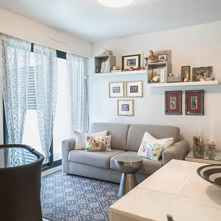 Carlton Riviera Apartment *