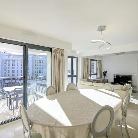 Carlton Riviera *