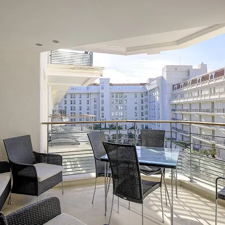 公寓 Carlton Riviera *