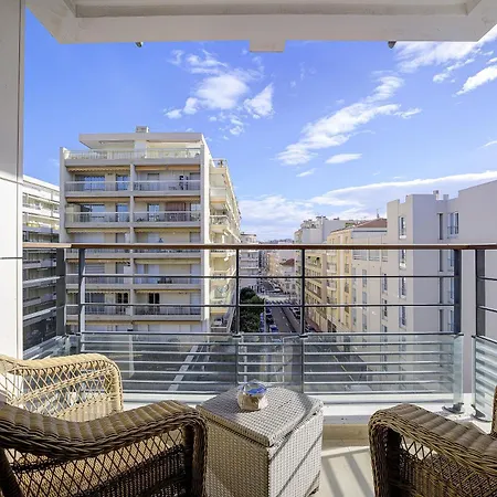 Carlton Riviera Apartment *