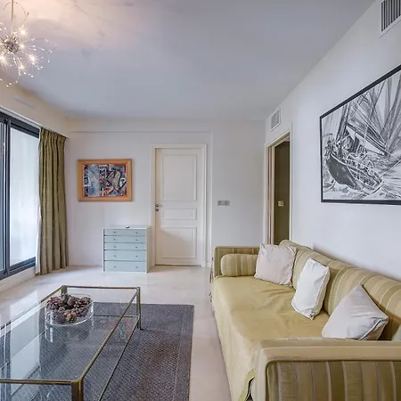 Carlton Riviera