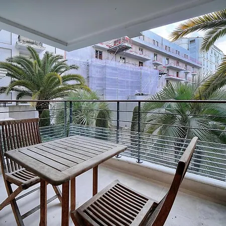 Carlton Riviera *