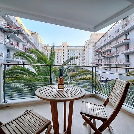 Carlton Riviera